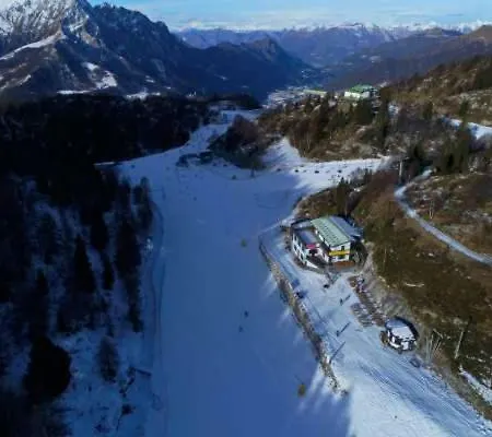 Rifugio Campelli 호텔 *